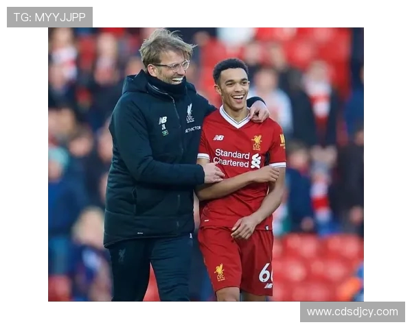 阿诺德登场镜头聚焦利物浦球迷亲吻队徽彰显忠诚与激情