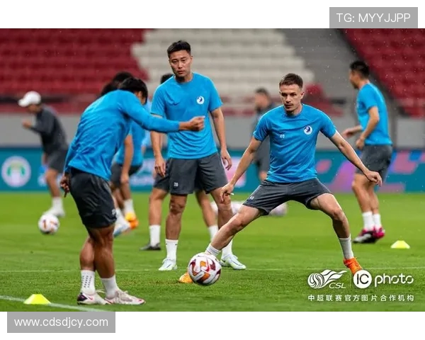 柔佛球员阿里夫艾曼谈比赛挑战:场地困难但专注于比赛才是关键